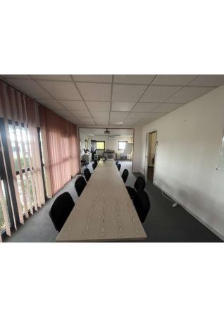 Vente Bureaux / Locaux professionnels, 4490 pi2 à Avignon (84000) en France