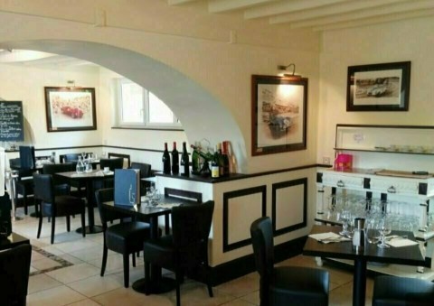 Vente Bar, Restaurant, Organisation de réception, Chambres d'hôtes avec terrasse dans une zone touristique du Mans (72000)
