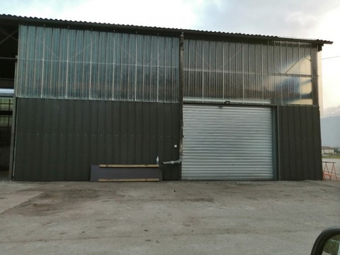 Vente Local industriel de 3230 pi2 à Le Cheylas (38570) en France