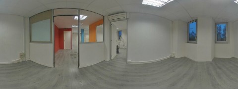 Vente Bureaux / Locaux professionnels, 890 pi2 à Avignon (84000) en France