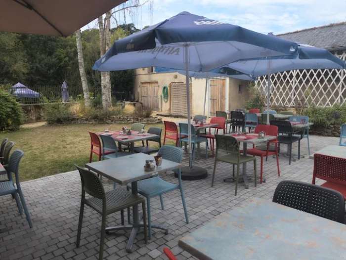 Vente Bar - brasserie de 400 m2 au bord de rivière, à Saint-Loup-Lamairé (79600) en France