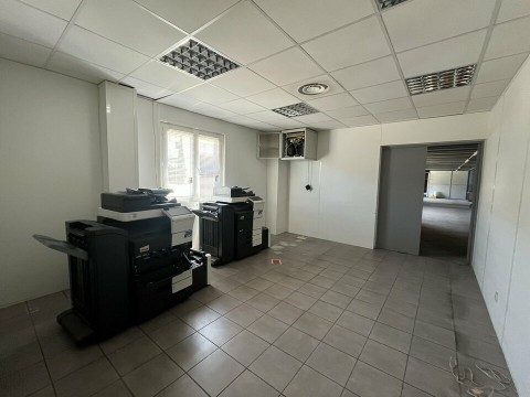 Vente Local d’activité de 1 200 m2 à Saint-Rémy-de-Provence (13210)