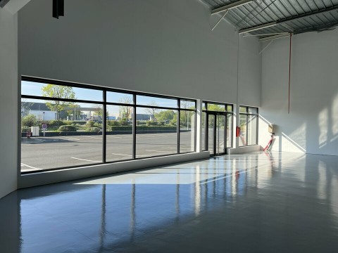Vente Local d'activité de 658 m2 à Beaucouzé (49070)