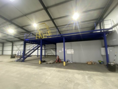 Vente Local d'activité / Entrepôt, 738 m2 dans une zone artisanale, à Narrosse (40180)