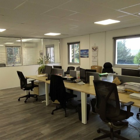Vente Bureaux / Locaux professionnels, 101 m2 à Vitrolles (13127)