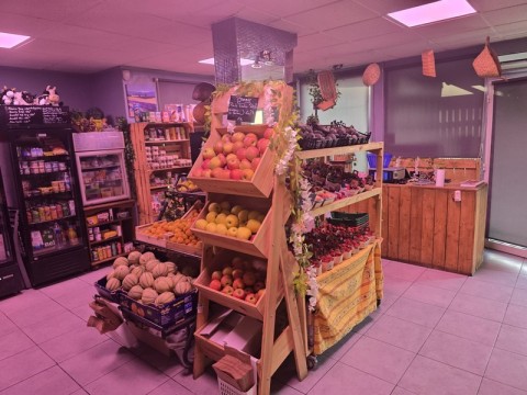 Vente Épicerie fine - produits régionaux dans une zone fréquentée, à Nîmes (30000)
