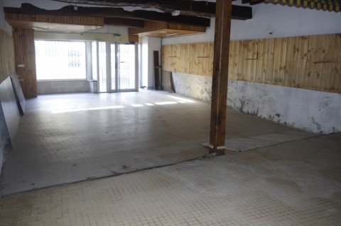 Vente Local commercial Immeuble, 300 m2 dans une petite ville, à Vic-Fezensac (32190)