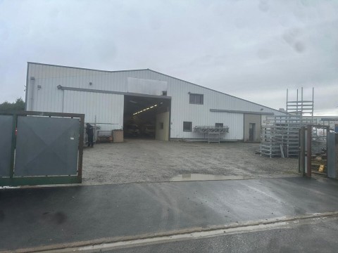 Vente Local d'activités de 900 m2 à Vitré (35500)