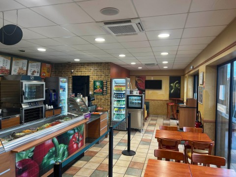 Vente Restaurant 20 couverts avec terrasse en plein centre ville, à Saint-Herblain (44800)