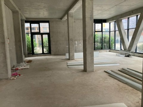 Vente Local commercial de 271 m2 pour un atelier d'artiste ou artisanal dans un quartier en pleine restructuration, à L'Île-Saint-Denis (93450)