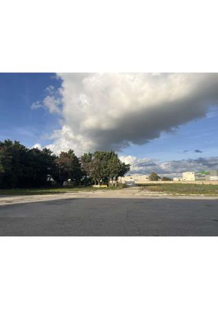 Vente Local commercial de 600 m2 à Beaucaire (30300)