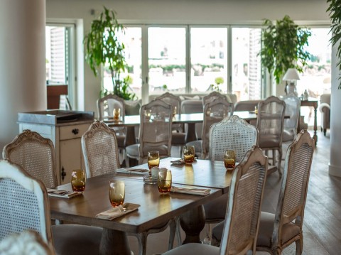 Vente Restaurant avec terrasse et parking à Yverdon-les-Bains en Suisse