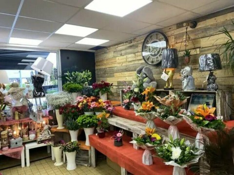 Vente Local commercial idéal pour Fleuriste, 74 m2 à Épouville en centre ville (76133)