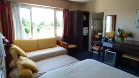 Vente Hôtel restaurant de 30 chambres avec salle de séminaire et terrasse dans une zone touristique à forte fréquentation, à Montrichard (41400)