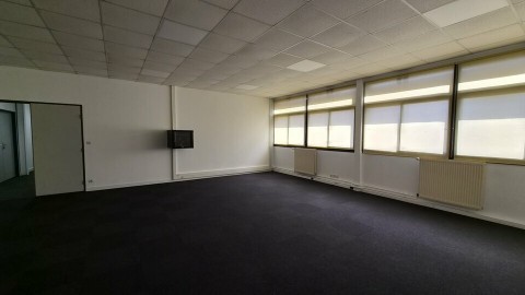 Vente Bureaux / Locaux professionnels, 201 m2 sur un axe à fort trafic, à Pontchâteau (44160) en France