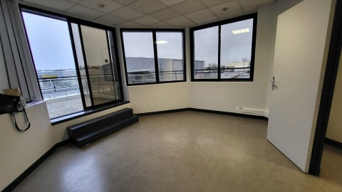 Vente Bureaux / Locaux professionnels, 146 m2 sur un axe à fort trafic, à Pontchâteau (44160)