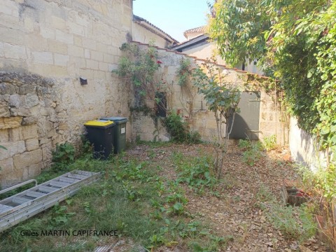 Vente Local commercial de 78 m2 en plein centre ville, à Sainte-Terre (33350)