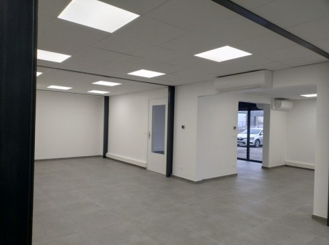 Vente Local d'activité / Entrepôt, 2160 pi2 à Chambéry (73000) en France
