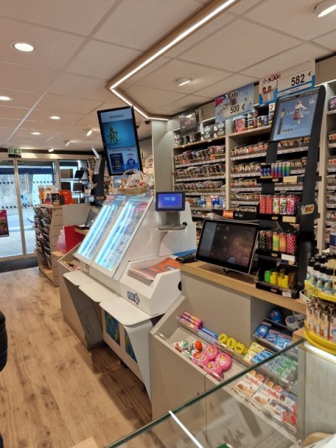 Vente Tabac, Presse, 1510 pi2 dans une route passante, à Dax (40100) en France
