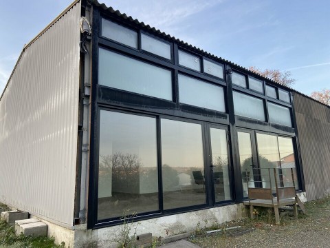 Vente Local d'activité / Entrepôt, 230 m2 dans une zone d'activité, à Montrabé (31850)