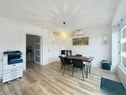 Vente Local commercial de 100 m2 à Brive-la-Gaillarde (19100) en France