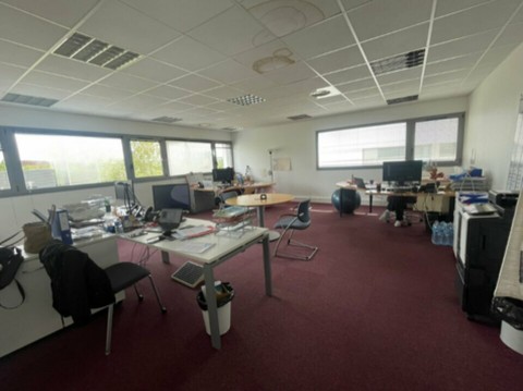 Vente Bureaux / Locaux professionnels, 246 m2 à Chartres (28000) en France