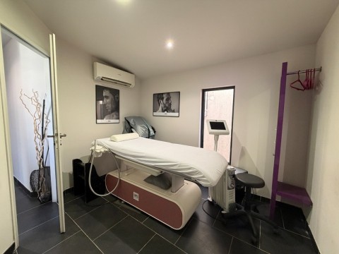 Vente Esthétique / salon de beauté, 75 m2 dans le centre ville, à Salon-de-Provence (13300)