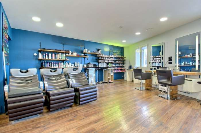 Vente Salon de coiffure de 65 m2 dans une zone commerçante, à Cabriès (13480)
