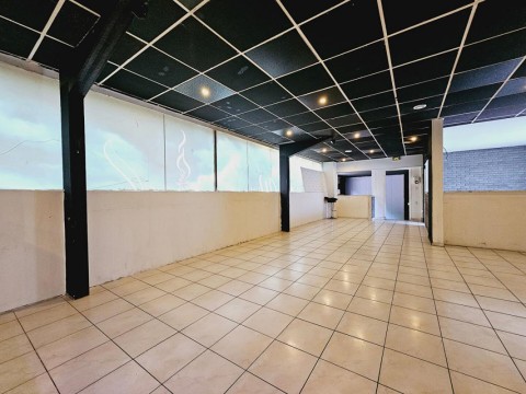 Vente Local commercial ou bureaux de 105 m2 à Bourges (18000)