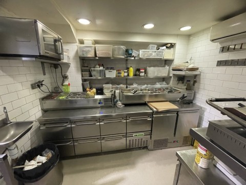 Vente Restaurant 40 couverts avec terrasse dans un quartier vivant, à Paris (75020) en France