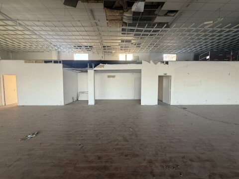 Vente Local commercial de 360 m2 dans une zone dynamique, à Vedène (84270)