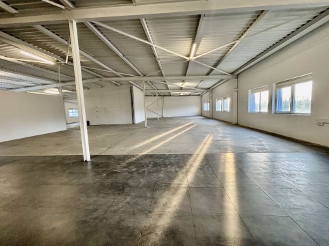 Vente Locaux de stockage / dépôts de 625 m2 dans la zone industrielle et commerciale de Bussigny en Suisse