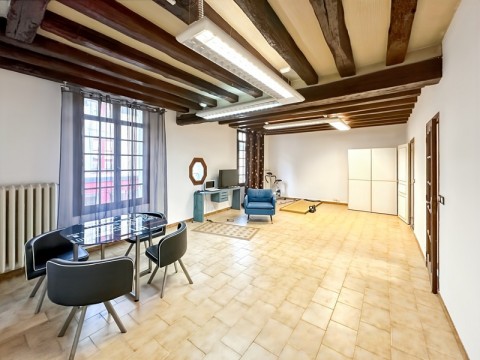 Vente Local commercial avec appartement de 222 m2 dans une commune vivante, à Saint-Calais (72120)