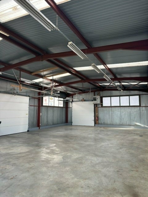 Vente Local de stockage de 220 m2 à Chavanod (74650) en France