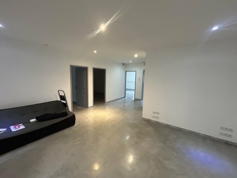 Vente Bureaux / Locaux professionnels, 153 m2 à Vedène (84270)