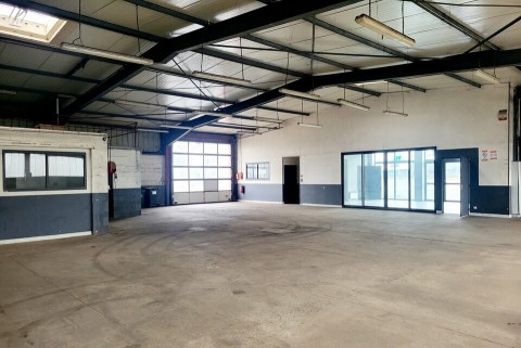 Vente Local d'activité / Entrepôt, 759 m2 à Saint-Père-en-Retz (44320)