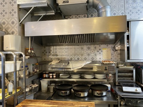 Vente Restauration rapide 22 couverts avec terrasse dans un quartier vivant, à Paris (75010)