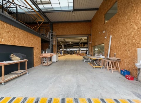 Vente Local d’activité de 1770 m2 avec bureaux à Pontpoint (60700)