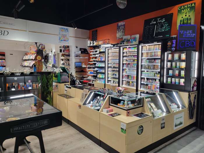 Vente Presse, vape, fdj dans un centre commercial, à Saint-Malo (35400) en France