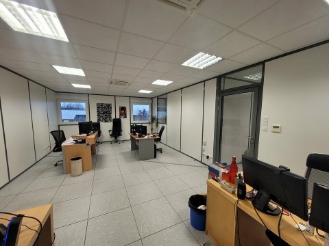 Vente Local commercial ou professionnel de 440 m2 à Davézieux (07430) en France