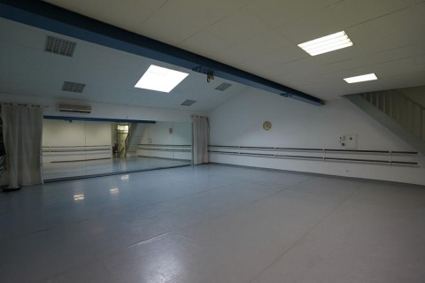 Vente Local professionnel de 113 m2 en centre ville de Lézignan-Corbières