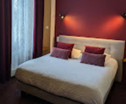 Vente Hôtel bureau 3* de 17 chambres avec parking dans une zone touristique, proche de Blois (41000)
