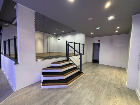 Vente Boutique de 112 m2 dans une rue fréquentée, à Chartres (28000)