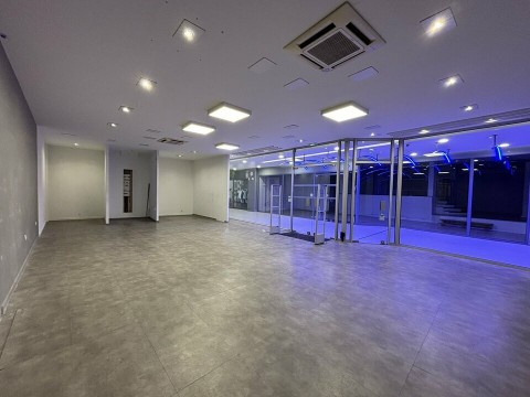 Vente Local commercial de 78 m2 dans une zone fréquentée, à Chartres (28000)