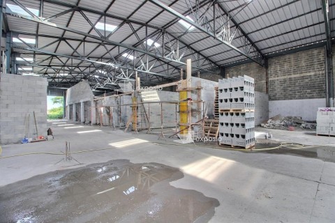 Vente Bureaux / Locaux professionnels, 140 m2 à Orange (84100) en France