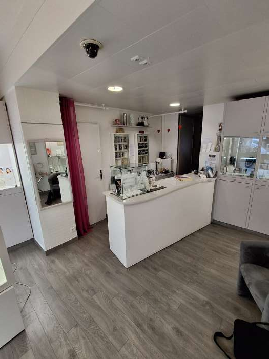 Vente Bijouterie fantaisie, maroquinerie dans une ville touristique, à Villedieu-les-Poêles-Rouffigny (50800)