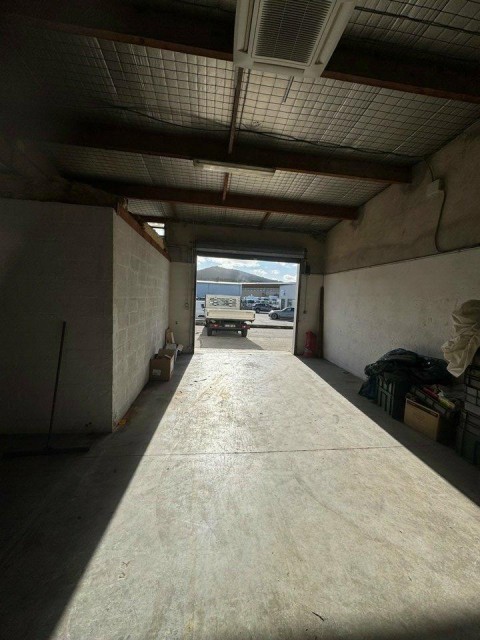Vente Local d'activité / Entrepôt, 120 m2 à Aubagne (13400)