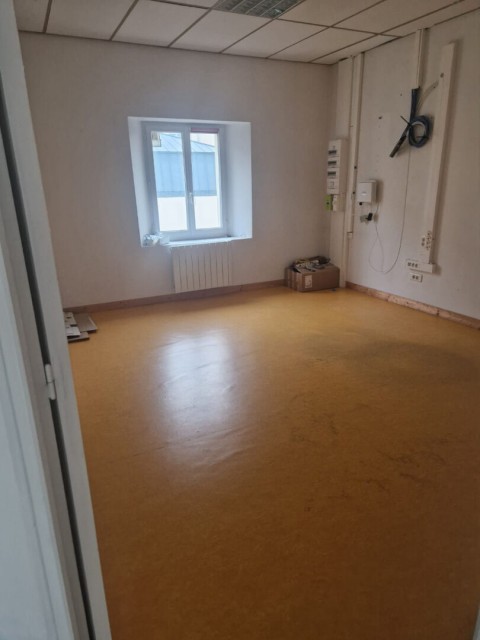 Vente Local commercial de 145 m2 à Mayenne (53100)