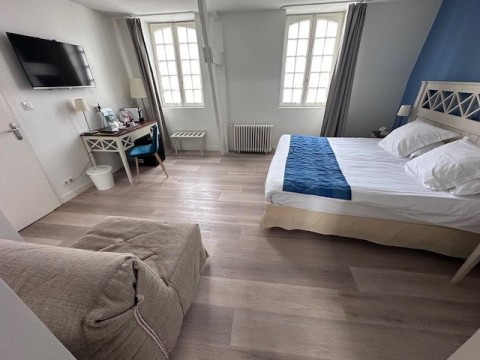 Vente Bar, Crêperie, Hôtel restaurant 4* de 24 chambres dans une zone touristique, à Rennes (35000) en France