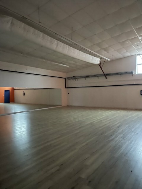 Vente Local commercial de 510 m2 pour une activité commerciale, de services ou de loisirs sur un axe passant, à Cholet (49280)